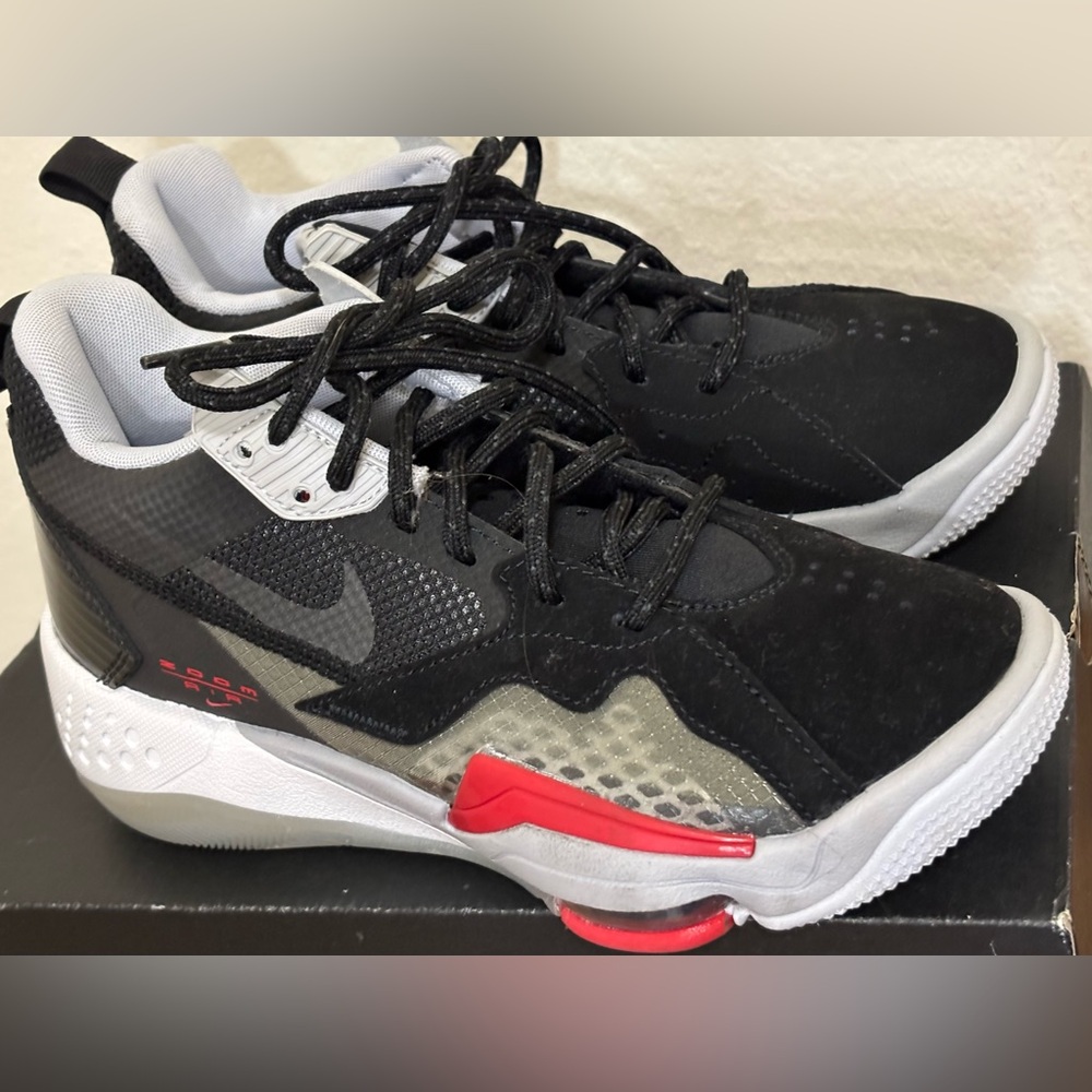 Jordan Zoom ‘92, Youth size 4